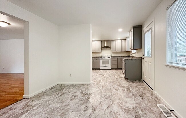 Foto del edificio - 4bd/2.5ba Seattle Home