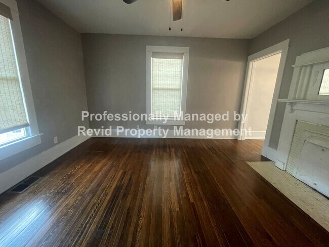 Building Photo - 4 Bedroom 2 Bath Home in Midtown!