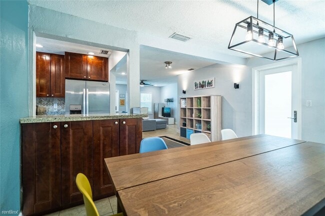Foto del edificio - 3 br, 2 bath House - 1501 SW 35th Ter