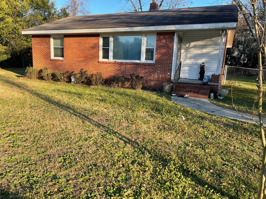 Primary Photo - 408 Macmillan Dr