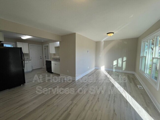 Foto del edificio - 801 N Pickwick Ave