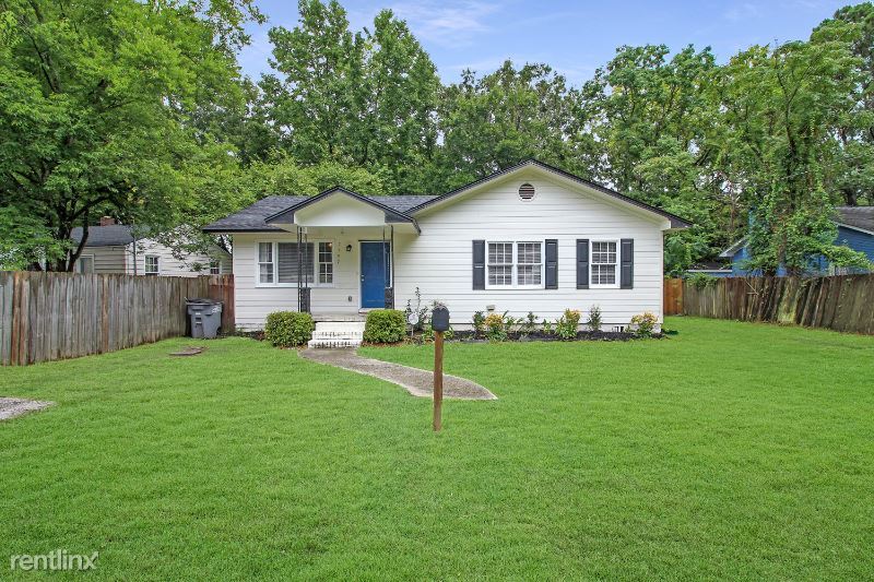 3 br, 2 bath House 2797 Ranger Dr House Rental in North Charleston