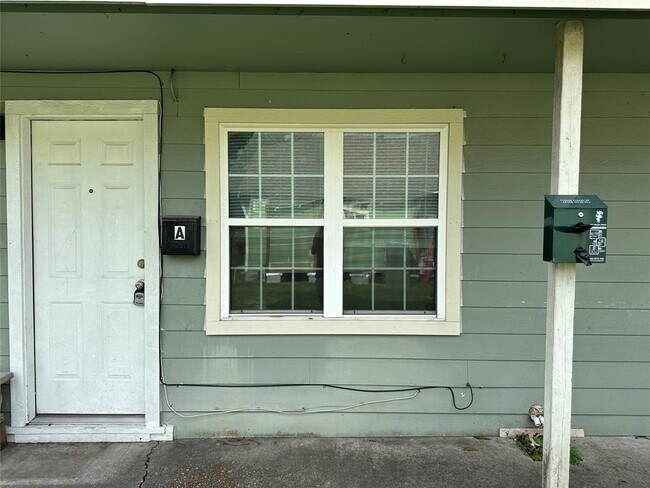 Foto del edificio - 906 Westford St