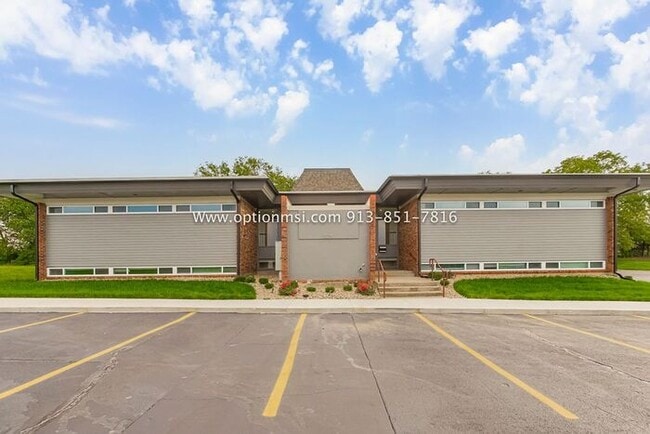 Building Photo - 5211 E 112 Terrace