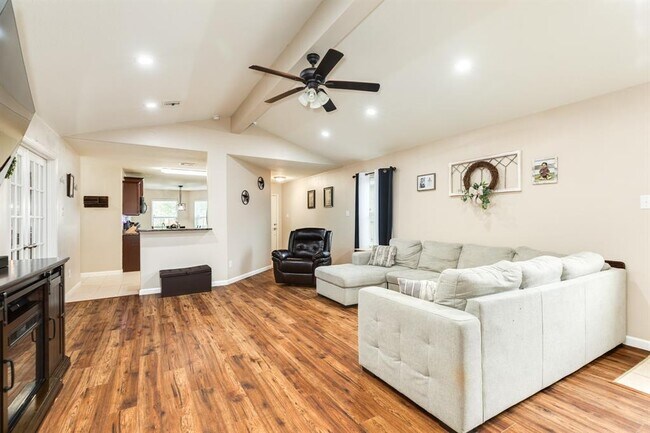 Foto del edificio - 9411 Emerald Green Dr