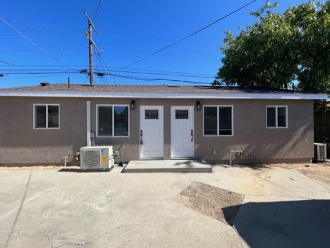 Building Photo - 1081 E Nocta St