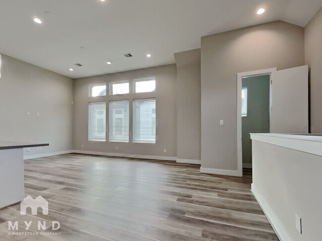 Foto del edificio - 5902 Gardendale Dr