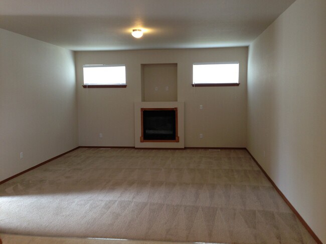 Foto del edificio - 202 Hawk Ave SW