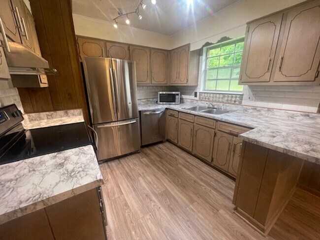 Building Photo - 3519 Goldfinch Drive