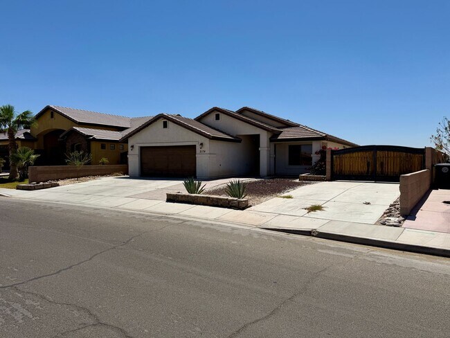 Building Photo - 4 bedroom view home in San Luis, AZ
