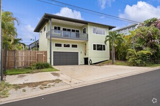 Building Photo - 2755 Panepoo St