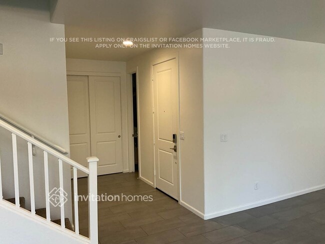 Foto del edificio - 16440 S 10th St