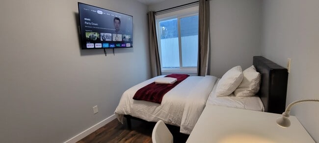 Building Photo - 19925 Wallingford Ave N