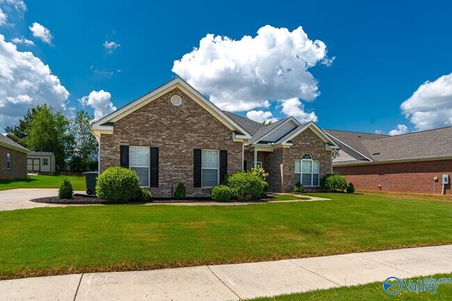 Foto del edificio - 8821 Belle Mor Dr NW