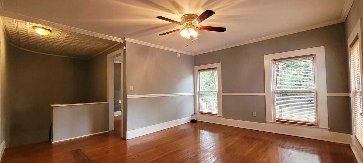Living Room - 527 W Water St