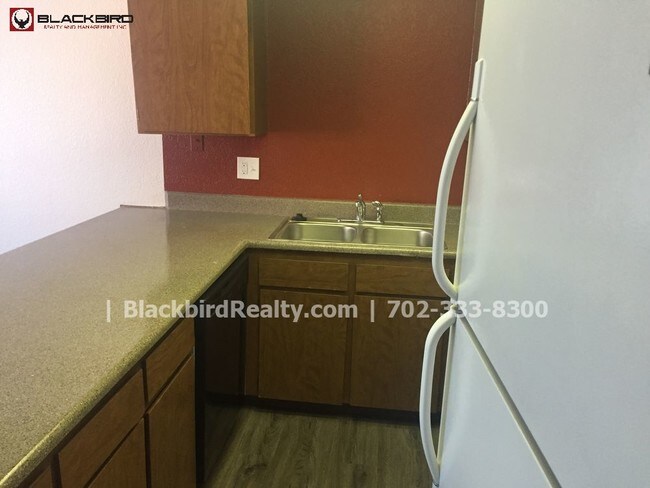Building Photo - 5054 Kell Lane - Unit 123  Las Vegas