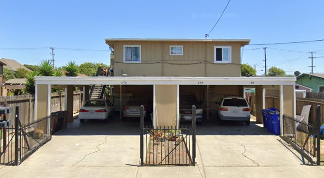 Primary Photo - Newly Remodeled Upstairs 2 Bedroom 1 Bath ...