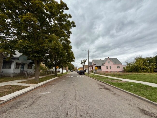 Building Photo - 4107 N Campbell St