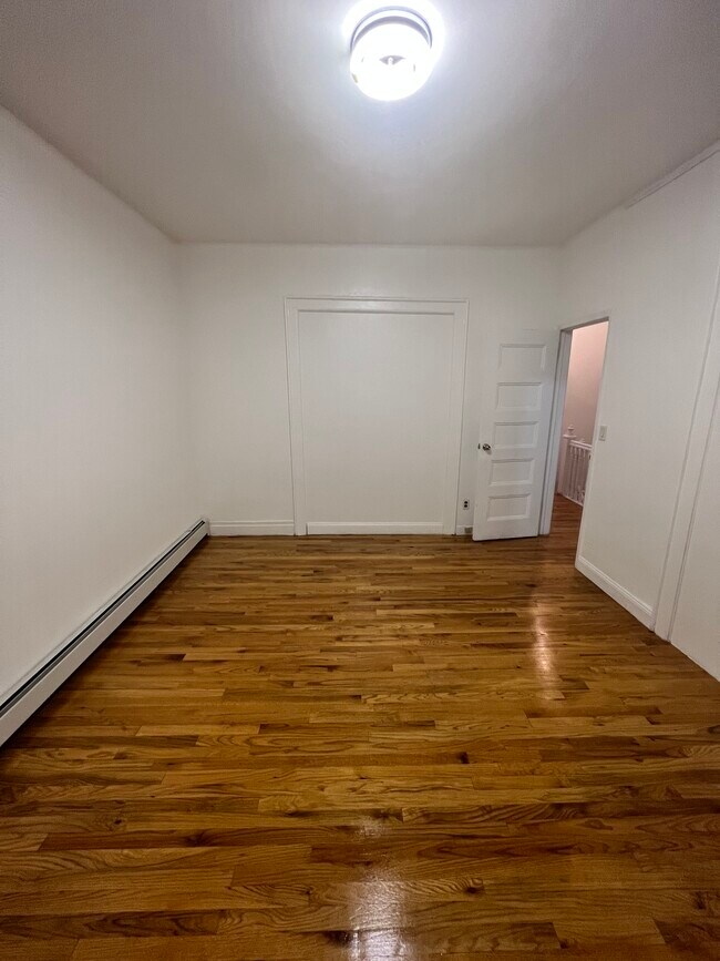 Foto del edificio - 1754 E 12th St
