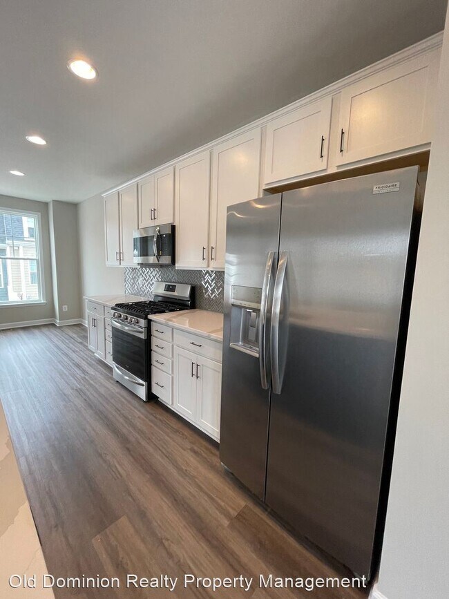 Building Photo - 3 br, 2.5 bath House - 3228 Marion Square