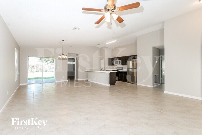 Foto del edificio - 1371 SW Sudder Ave