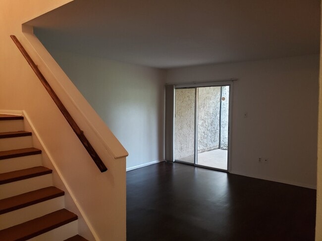 Foto del edificio - 2 Bedroom 2.5 Bath Townhouse with covered parking