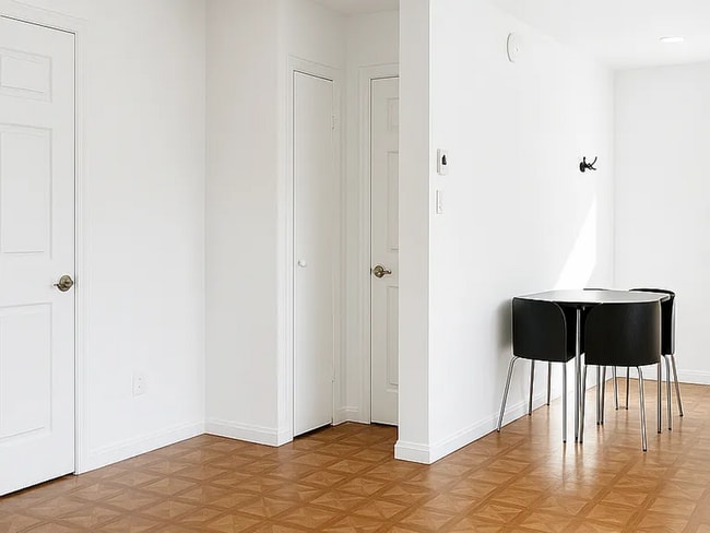 Building Photo - Furnished 1-BEDROOM Apartment