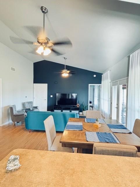 Foto del edificio - 7001 Deepwood Dr