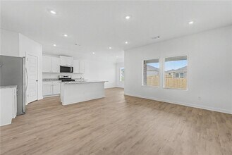 Building Photo - 3070 Rosalee Ln