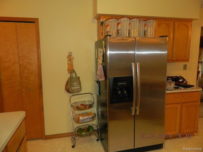 Building Photo - 2209 Camelot Dr