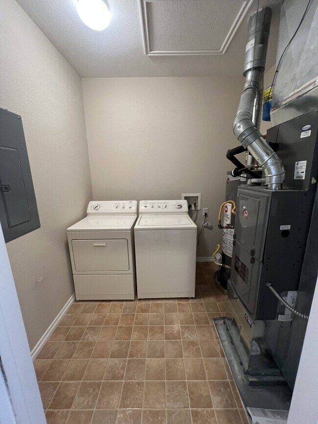 Foto del edificio - 3450 Molly Ln