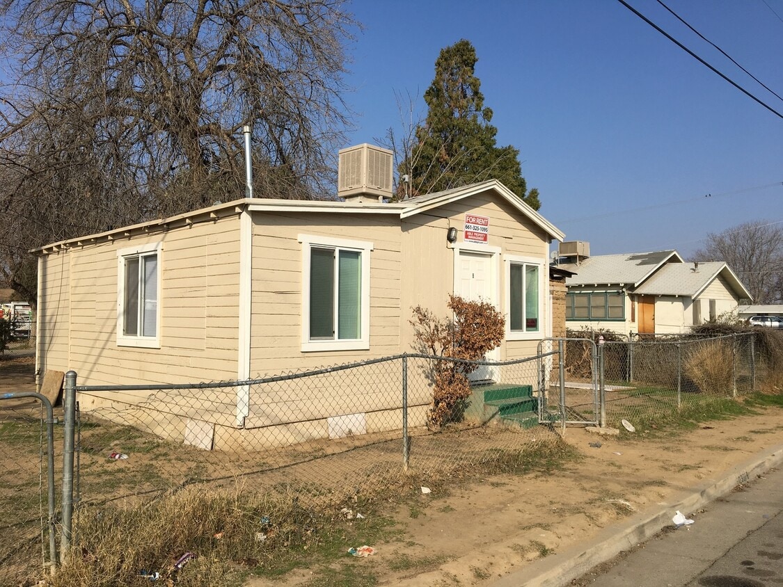 Primary Photo - 2301 E California Ave