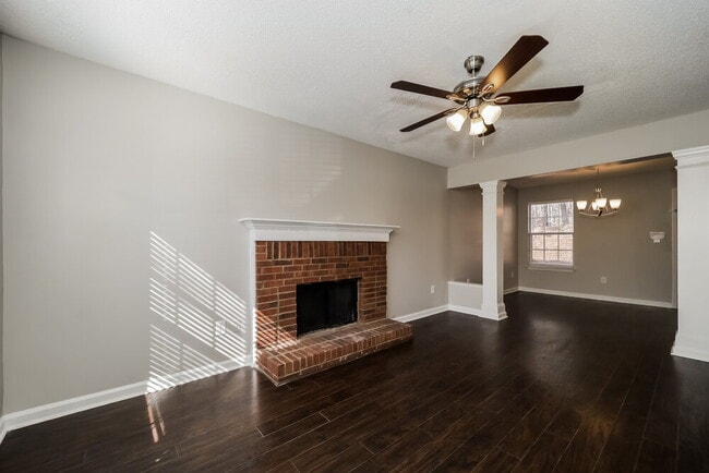 Foto del edificio - 2119 Summer Wind Dr SW