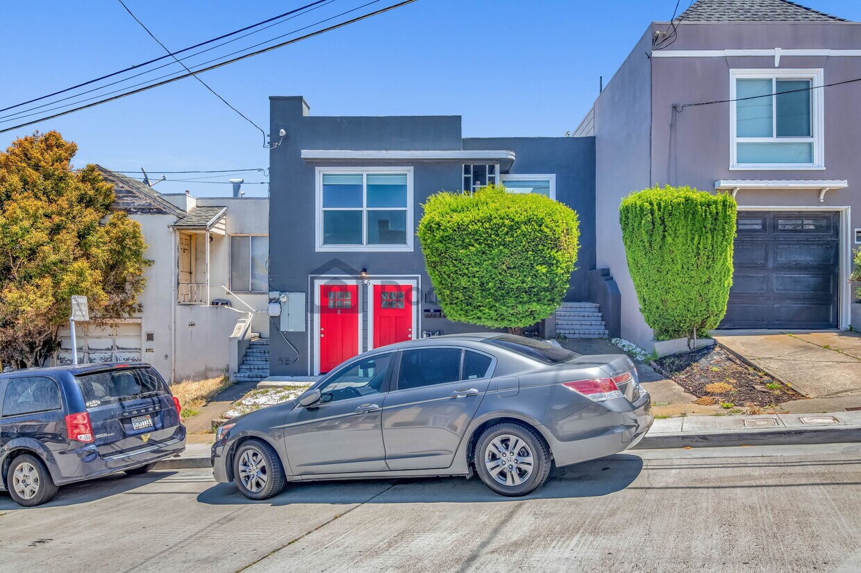 Foto principal - 55 Stoneybrook Ave