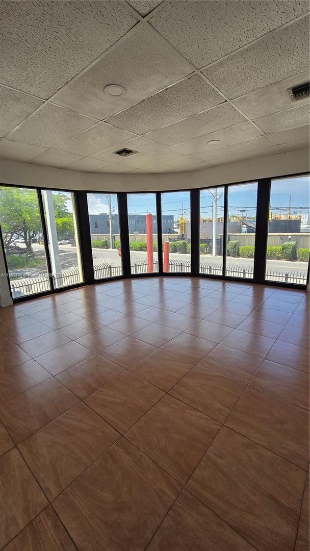 Foto del edificio - 3396 NW S River Dr