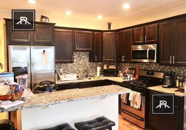 Building Photo - 3 bedroom in Brighton MA 02135
