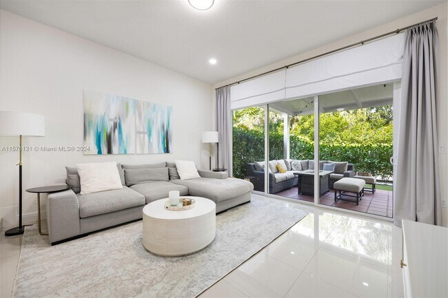 Foto del edificio - 5230 NW 104th Ct