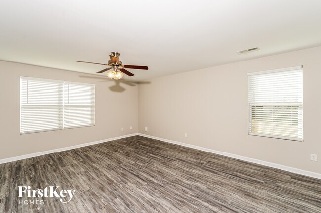 Foto del edificio - 4668 Deer Foot Path