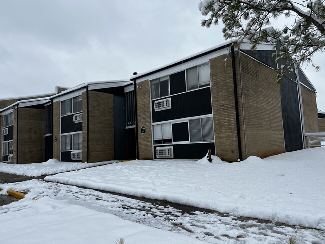 Building Photo - Blue Sky Apartments