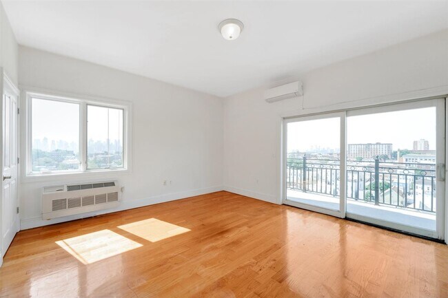 Foto del edificio - 125 43rd St