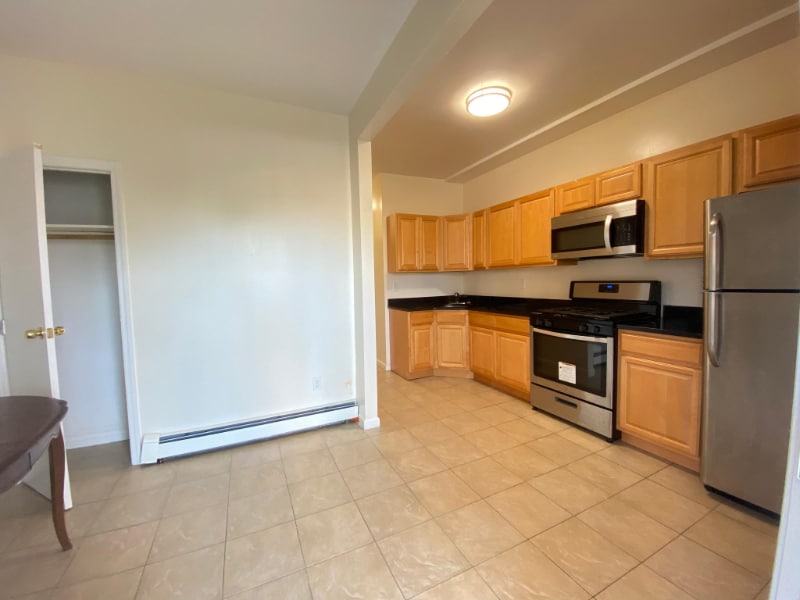 2859 Buhre Ave Unit 2F, The Bronx, NY 10461 Room for Rent in The Bronx, NY