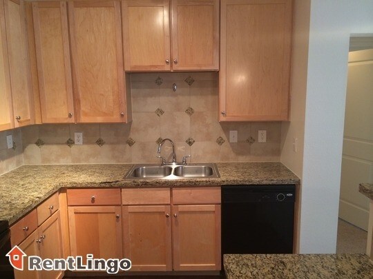 Building Photo - 7550 Kirby Dr