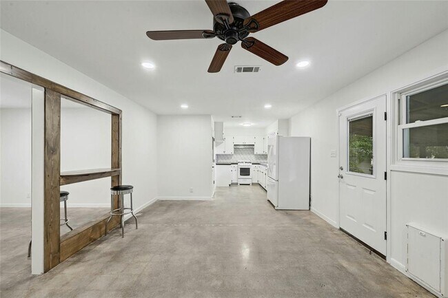 Foto del edificio - 1500 Fairfield Dr