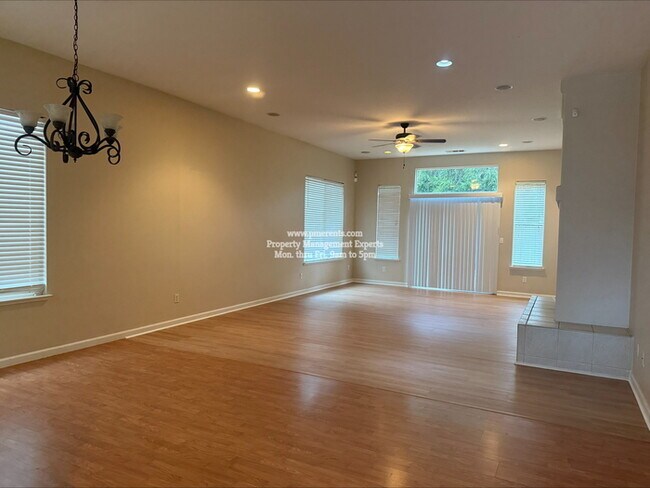 Foto del edificio - 10613 Hidden Grove Cir