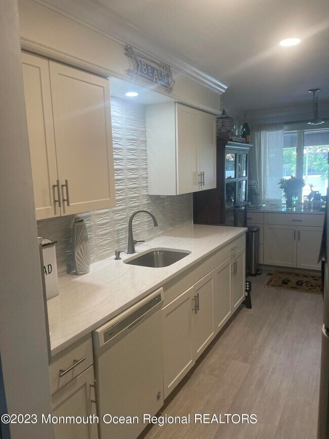 Foto del edificio - 764 Ocean Ave