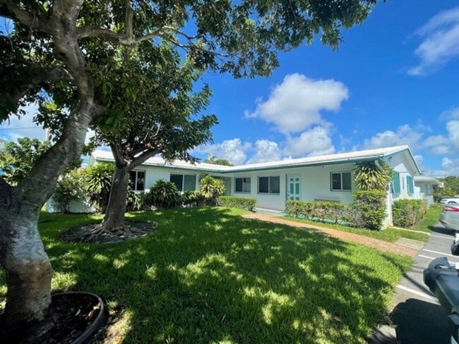 Interior Photo - 18 Ave Villas LLC
