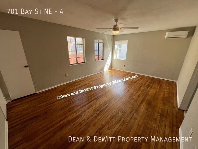 Foto del edificio - 701 Bay St NE