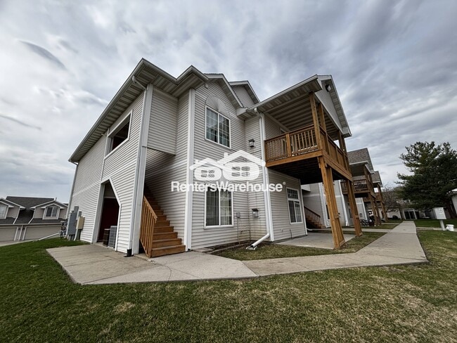 Building Photo - 950 67th St