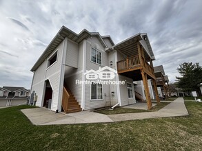 Building Photo - 950 67th St