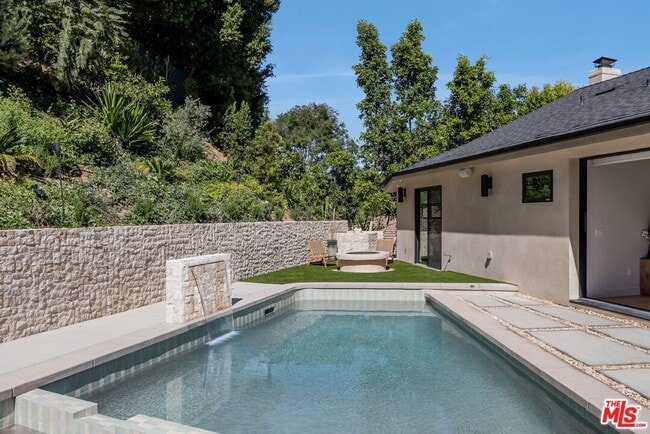 Building Photo - 3637 Loadstone Dr